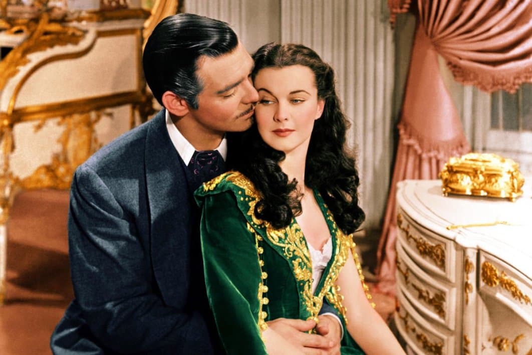 هالفيلم مدته 3 ساعات و58 دقيقة، لكنه مضمون ما يمل أبداً.